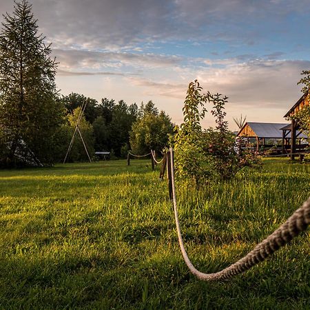 Fort Wapiti Otel Zalasowa Dış mekan fotoğraf