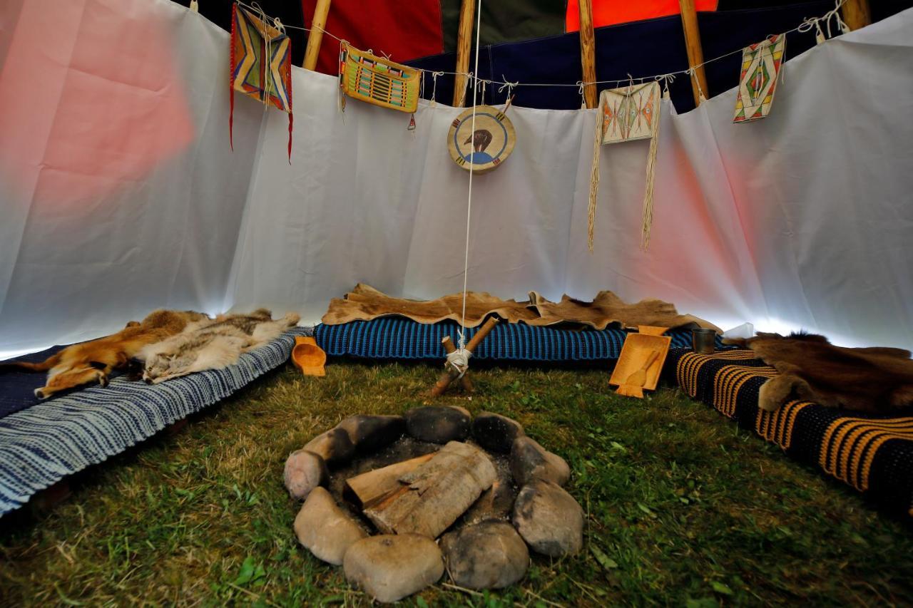 Fort Wapiti Otel Zalasowa Dış mekan fotoğraf