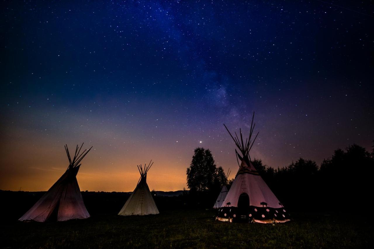 Fort Wapiti Otel Zalasowa Dış mekan fotoğraf