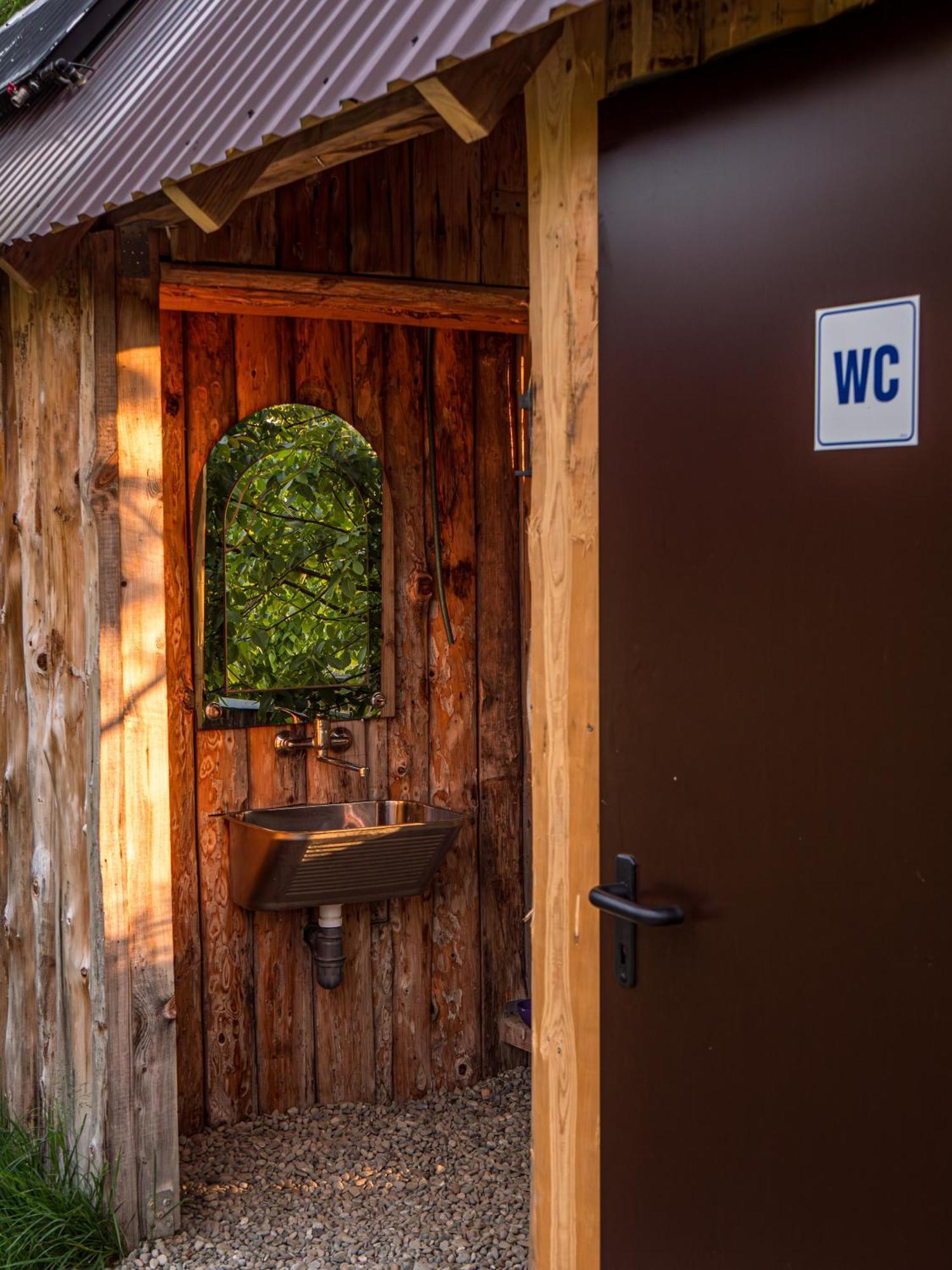 Fort Wapiti Otel Zalasowa Dış mekan fotoğraf